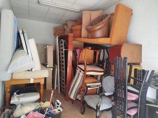 Vendo mesa y sillas de madera, camanido