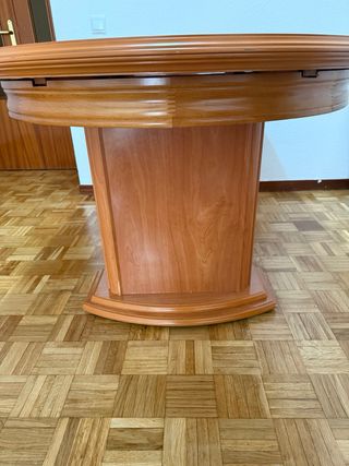 Se vende mesa de madera en excelente estado