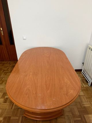 Se vende mesa de madera en excelente estado