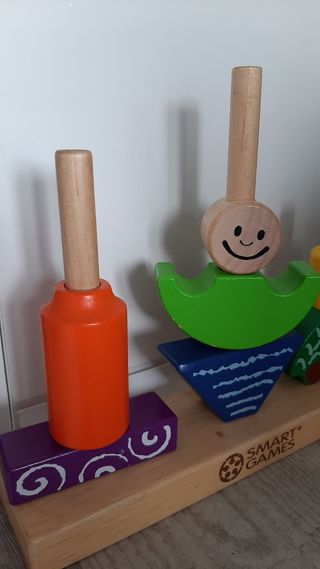 Juguete de madera estilo montesori