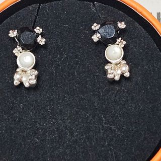 Pendientes Tous. No negociable