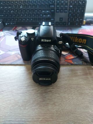 Nikon D60 - Réflex Digital 10.2 MP + DX VR 18-55mm