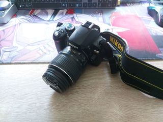 Nikon D60 - Réflex Digital 10.2 MP + DX VR 18-55mm