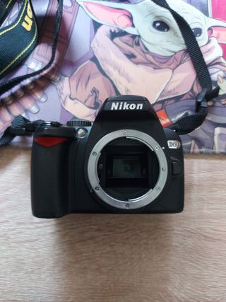 Nikon D60 - Réflex Digital 10.2 MP + DX VR 18-55mm