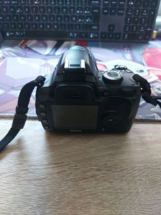 Nikon D60 - Réflex Digital 10.2 MP + DX VR 18-55mm