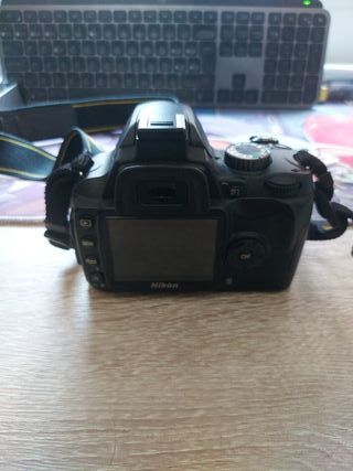 Nikon D60 - Réflex Digital 10.2 MP + DX VR 18-55mm