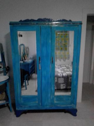 Armario y lavabo antiguo restaurado