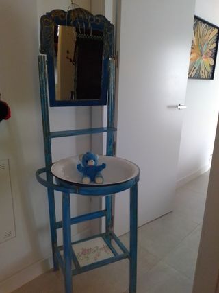 Armario y lavabo antiguo restaurado