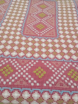 Colcha antigua de red hecha amano