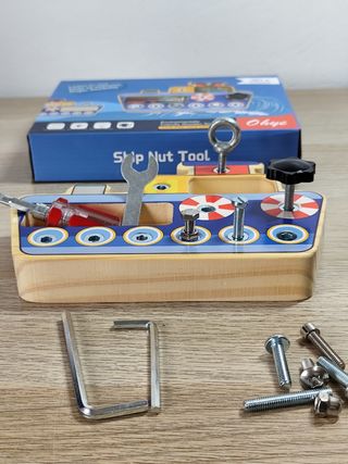 Tablero de madera Barco y herramientas