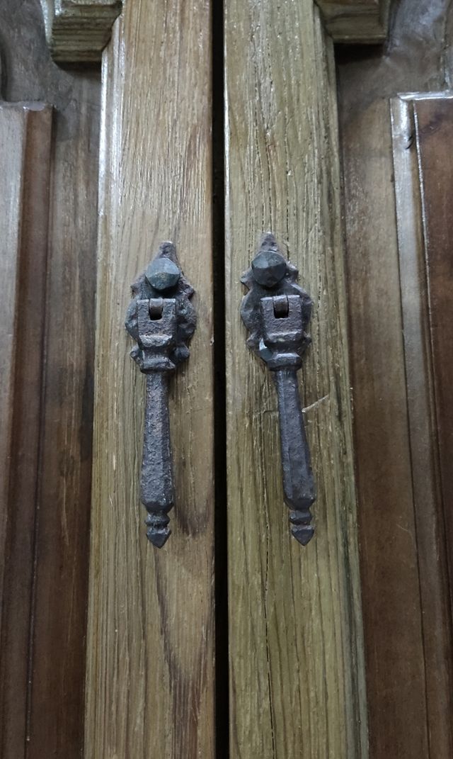 ANTIGUO APARADOR RÚSTICO MADERA MACIZA