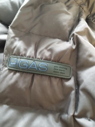 Abrigo Plumas de chico Gas talla S marrón. 