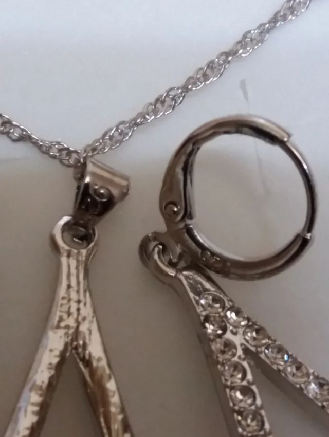 Conjunto Plata Collar y Pendientes