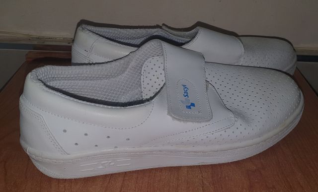 Zapato sanitario. Talla 42