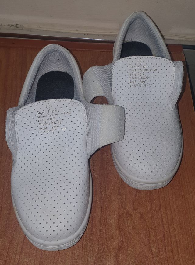 Zapato sanitario. Talla 42