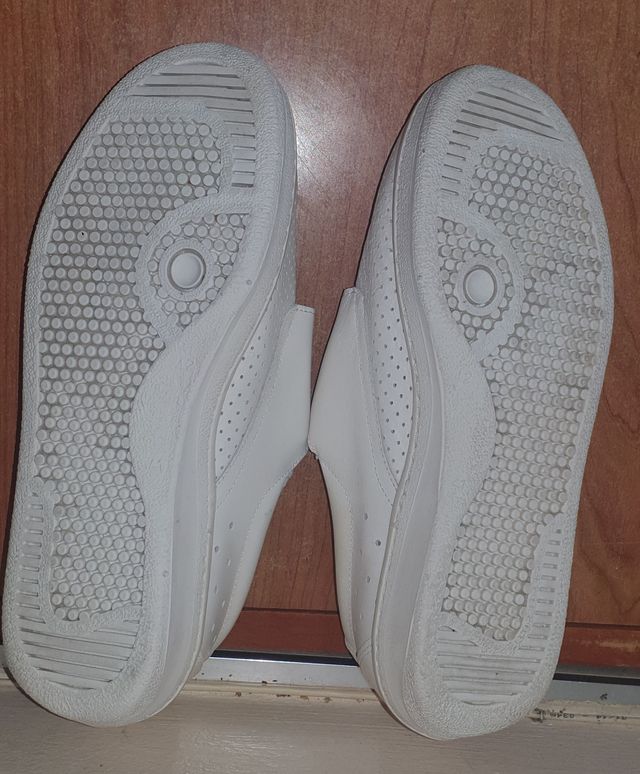 Zapato sanitario. Talla 42