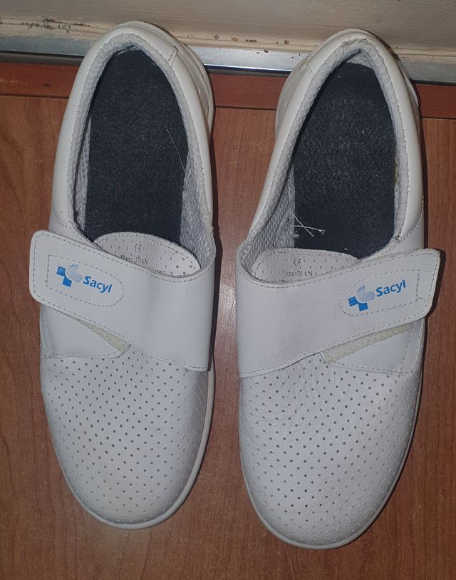 Zapato sanitario. Talla 42