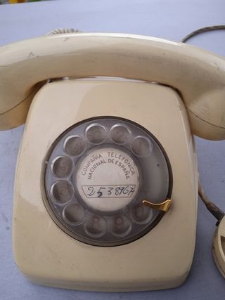 Teléfono antiguo