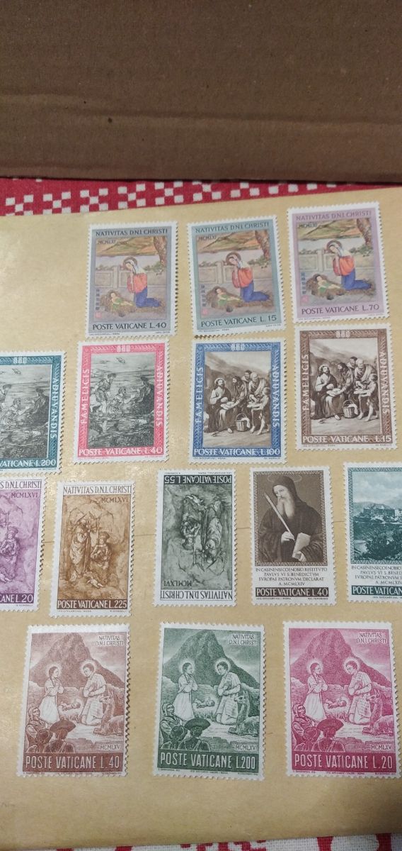 Nuevos sellos postales del Vaticano