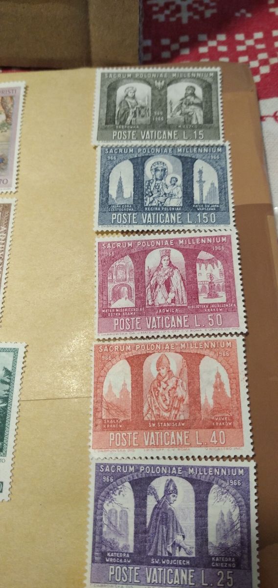 Nuevos sellos postales del Vaticano