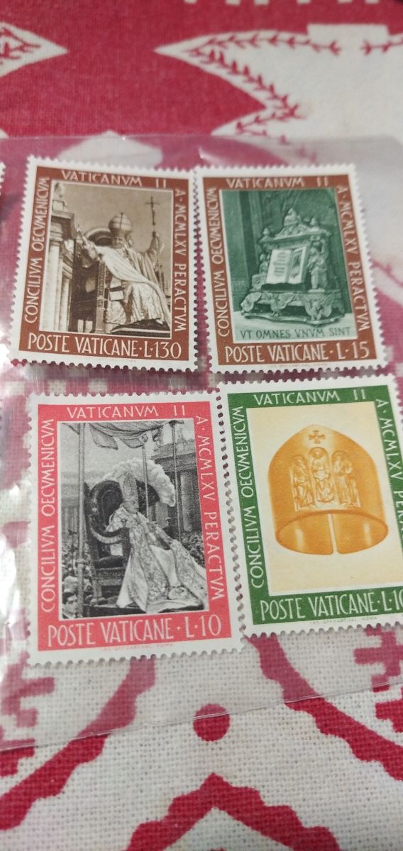 Nuevos sellos postales del Vaticano