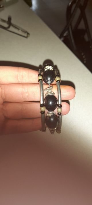 Bracciale allungabile in metallo e pietr