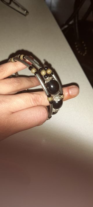 Bracciale allungabile in metallo e pietr