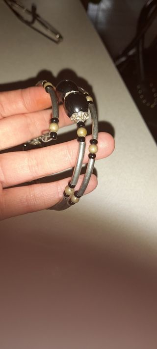 Bracciale allungabile in metallo e pietr