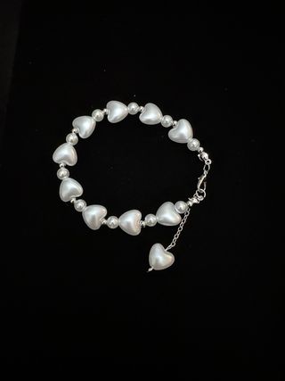 Bracciale con cuori e perle in argento
