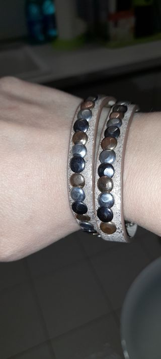 Bracciale allungabile con borchie 