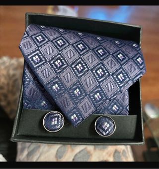 Regalo con corbata nueva  