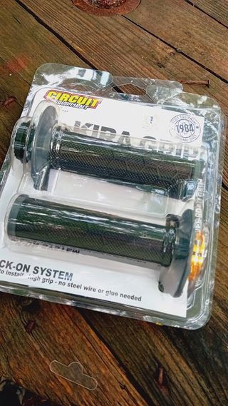 Punhos KIRA LOCK-ON Preto / Cinza CIRCUIT