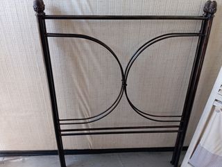 Cabecero de hierro