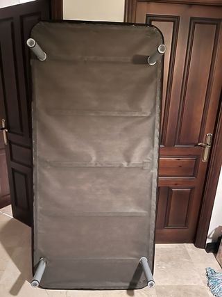 Base tapizada con patas