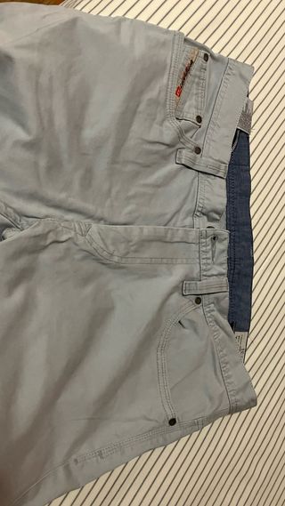 Pantalón marca Diesel