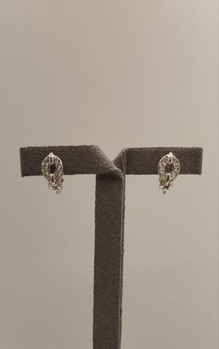 PENDIENTES CON PIEDRAS BLANCAS DE ORO BLANCO 18K
