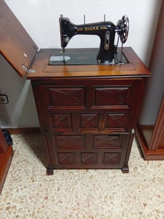 Maquina de coser Sigma antigua funciona muy bien