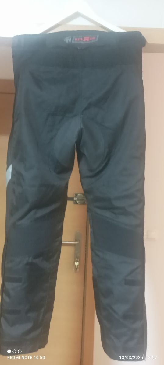 Pantalón de moto cordura .