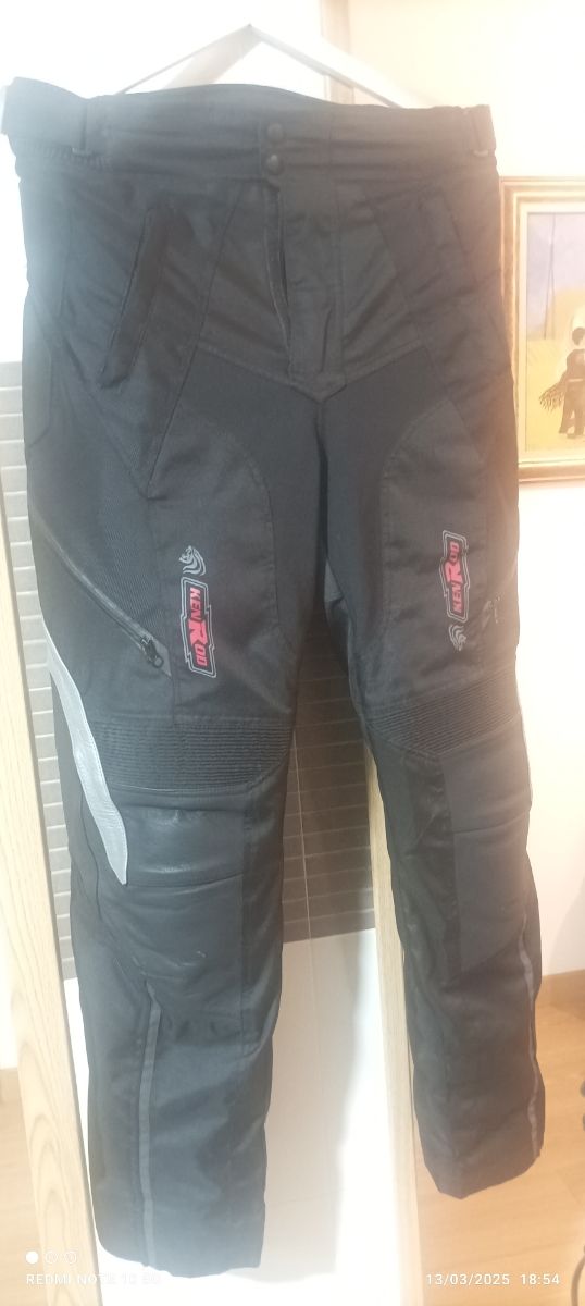 Pantalón de moto cordura .