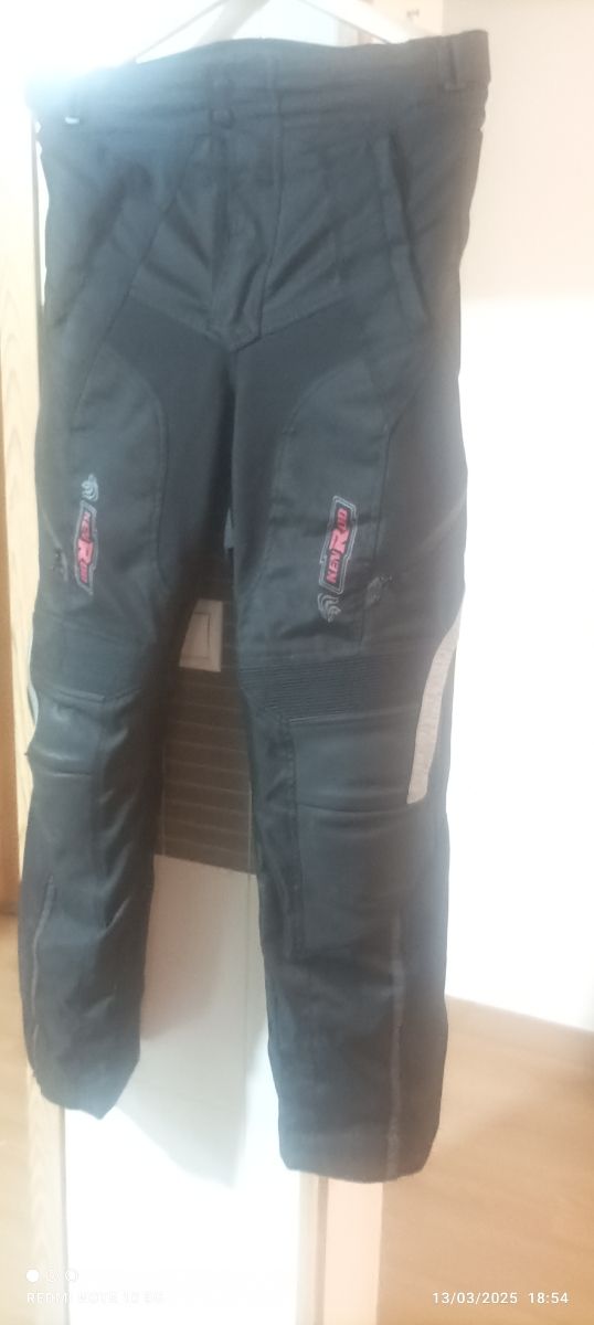 Pantalón de moto cordura .