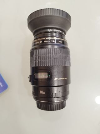 Canon EF 100 mm 1:2.8 USM macro