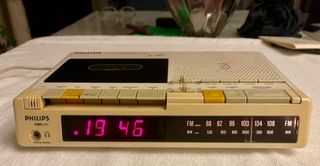 RADIO RELOJ PHILIPS D3700