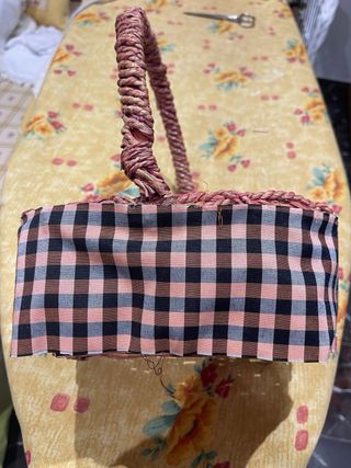 Cesta de mimbre para llevar de castañera.