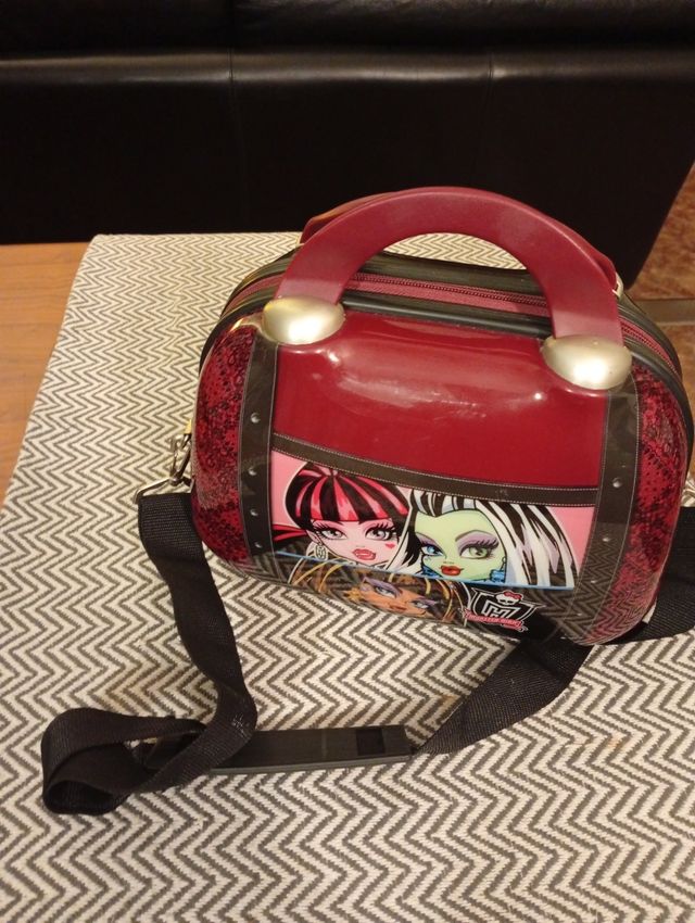 Un bolso Monster High.