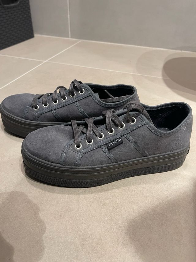 Zapatillas Victoria N 37. A estrenar