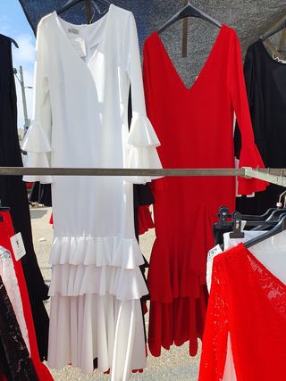 Trajes de Flamenca,Faldas,Blusas,mantocillos.