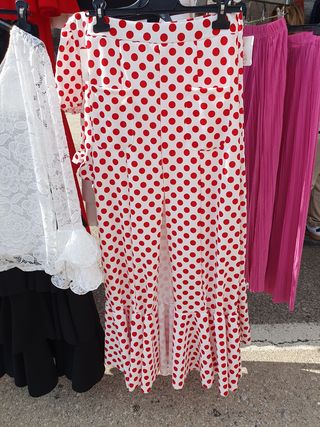 Trajes de Flamenca,Faldas,Blusas,mantocillos.