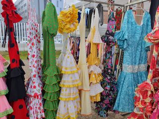 Trajes de Flamenca,Faldas,Blusas,mantocillos.
