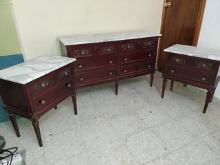Juego de cómoda y dos mesillas