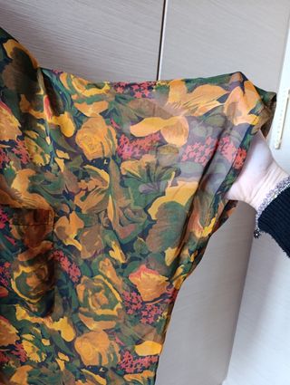 Blusa motivo floreale